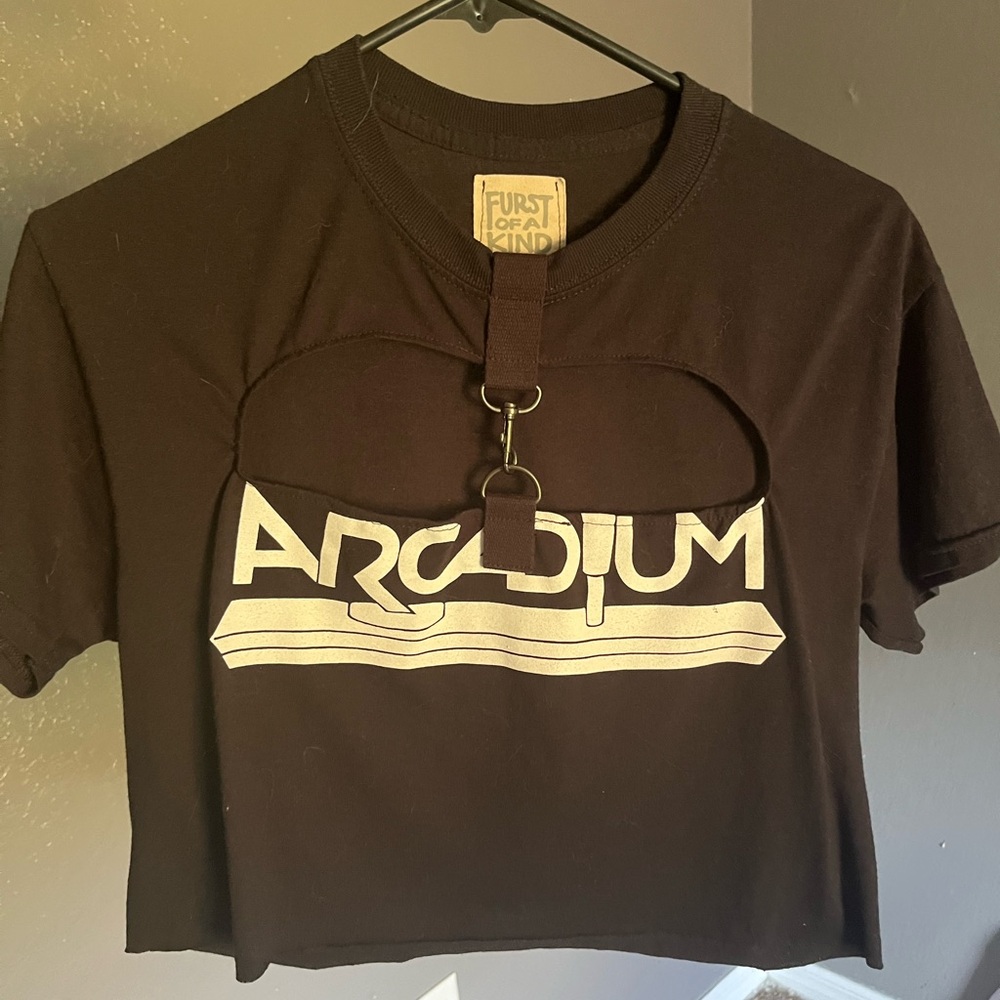 Furst of a kind
Medium-ish black arcadium tee
Upcycled
Hardware